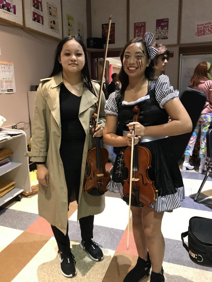 Left to right: sophomores Jessie Wang and Hailey Chou